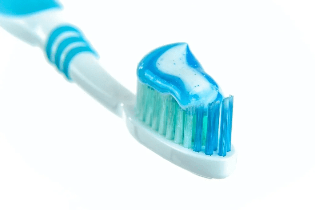 Using Toothpaste to Fix a Cracked Phone Screen
